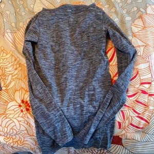 Long sleeve athletic top